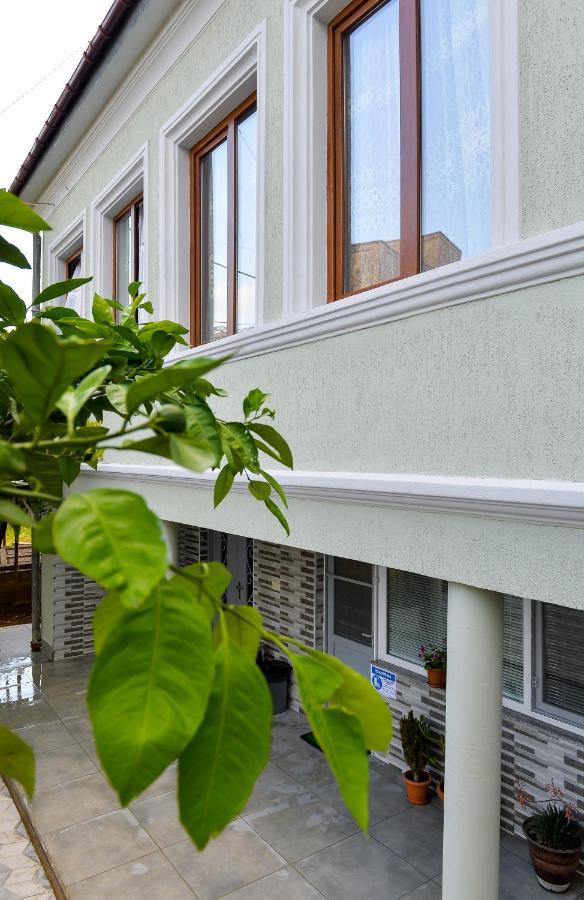 Cozy House Hotel คูทายสิ ภายนอก รูปภาพ