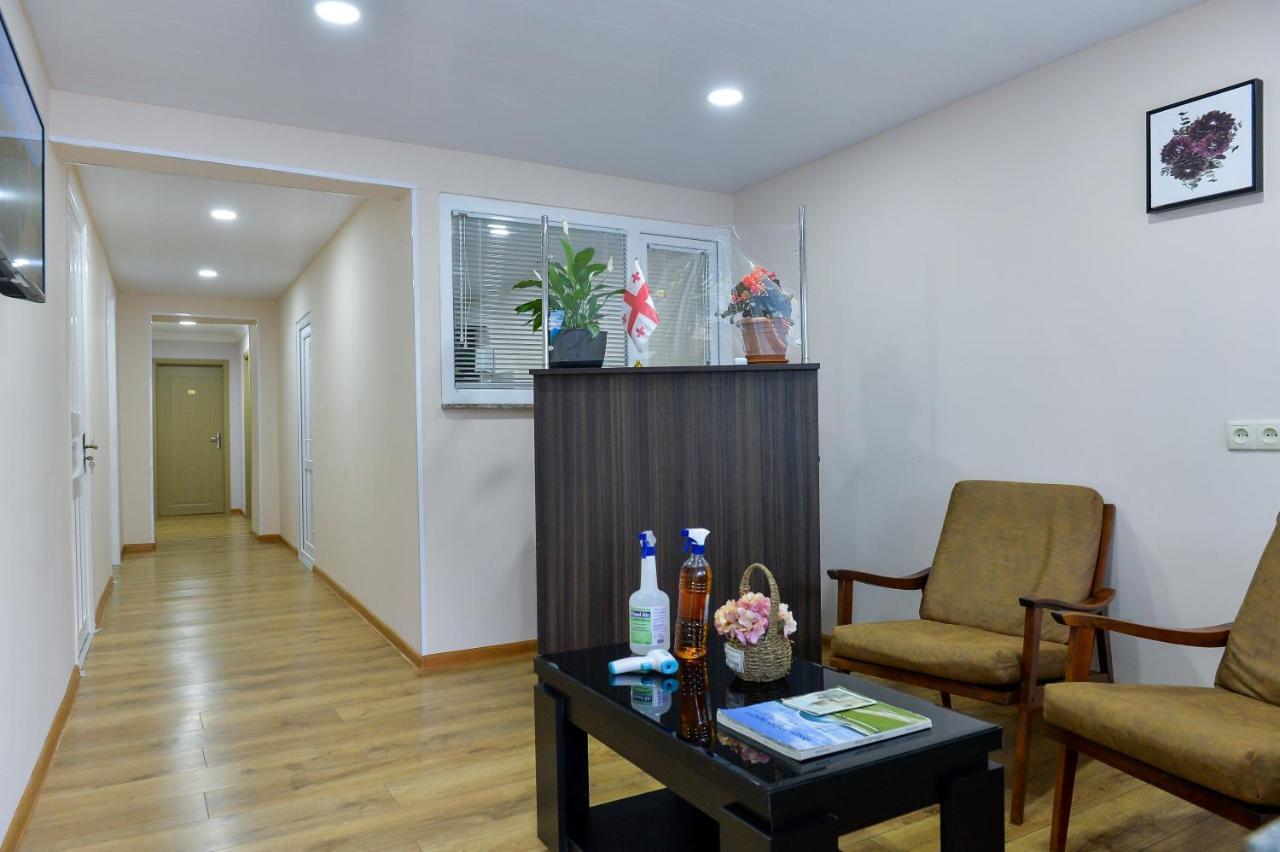 Cozy House Hotel คูทายสิ ภายนอก รูปภาพ
