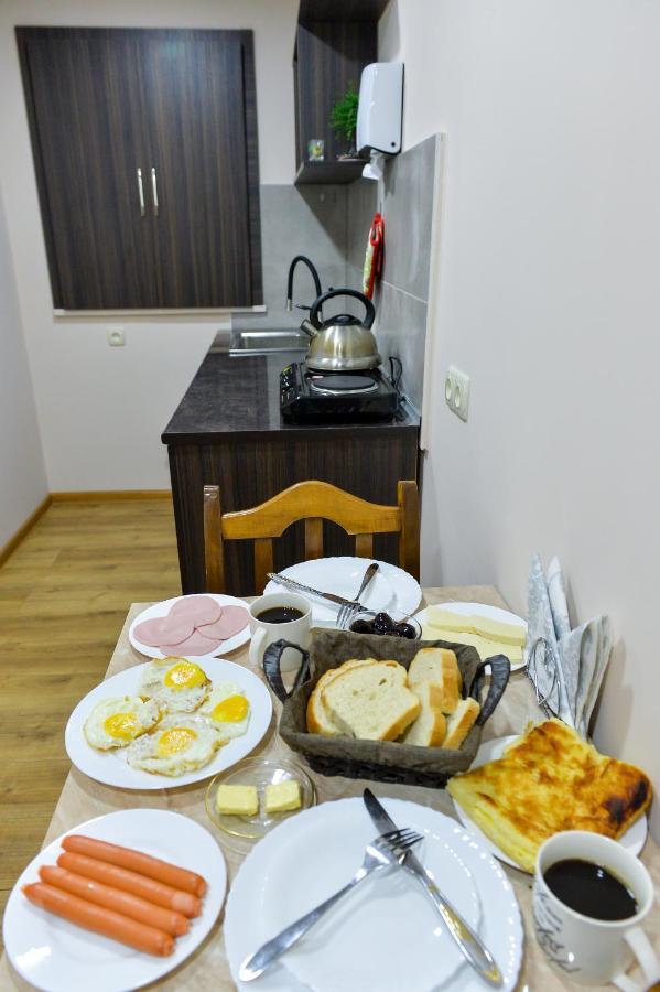 Cozy House Hotel คูทายสิ ภายนอก รูปภาพ