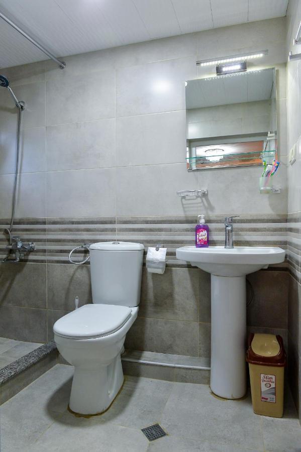 Cozy House Hotel คูทายสิ ภายนอก รูปภาพ