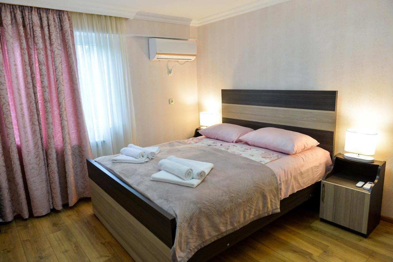Cozy House Hotel คูทายสิ ภายนอก รูปภาพ