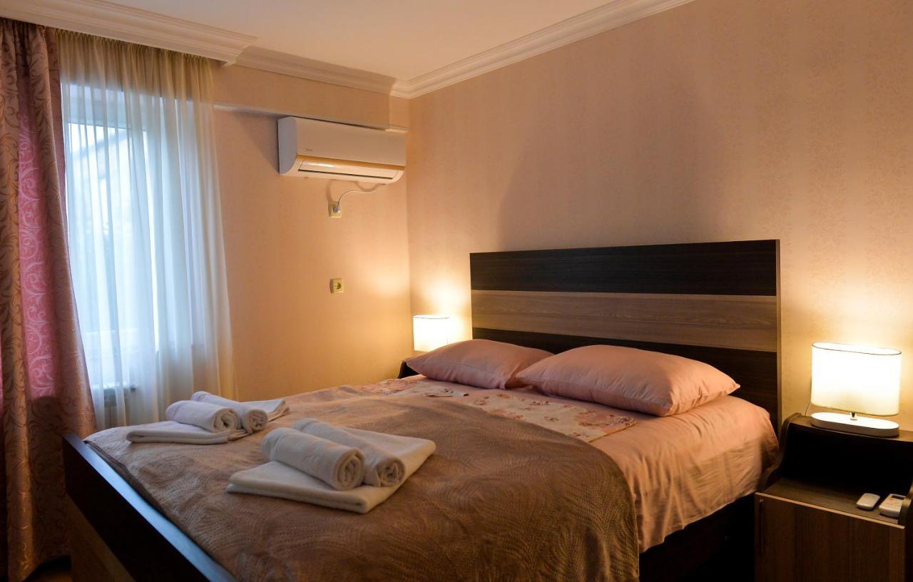 Cozy House Hotel คูทายสิ ภายนอก รูปภาพ