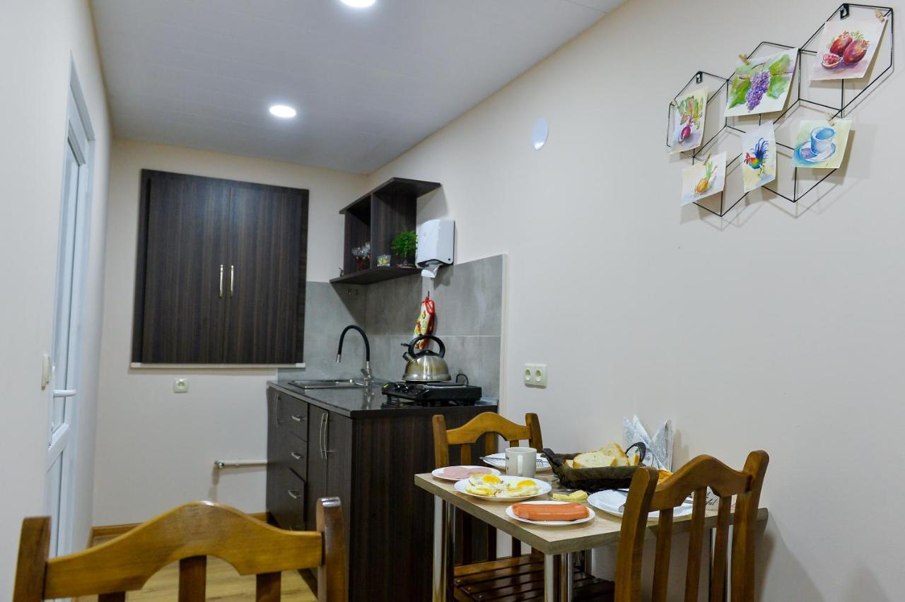 Cozy House Hotel คูทายสิ ภายนอก รูปภาพ
