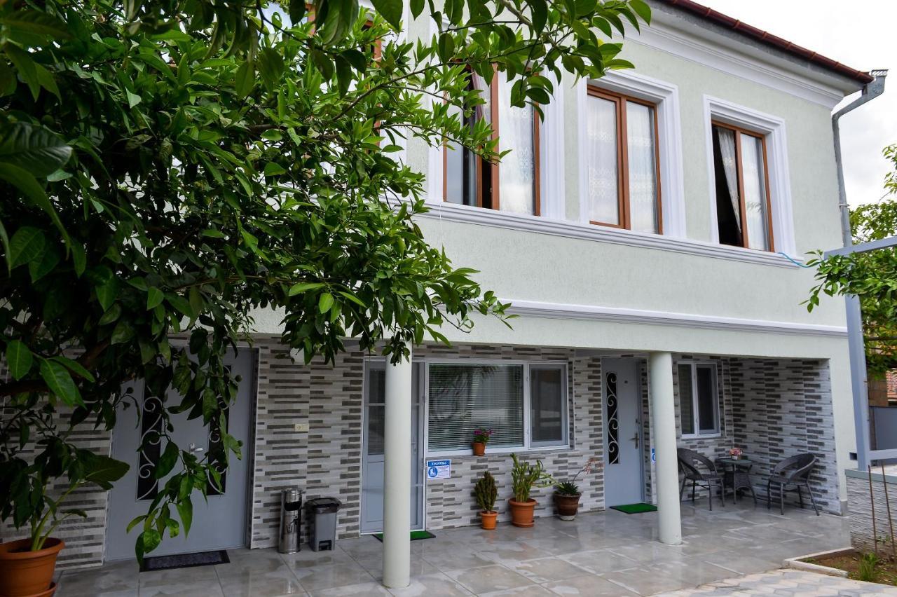 Cozy House Hotel คูทายสิ ภายนอก รูปภาพ