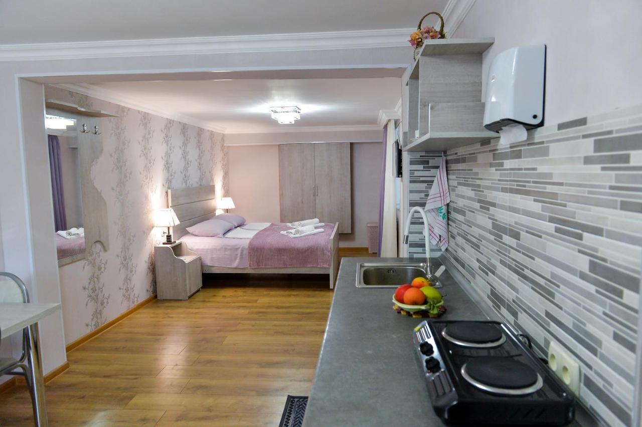 Cozy House Hotel คูทายสิ ภายนอก รูปภาพ